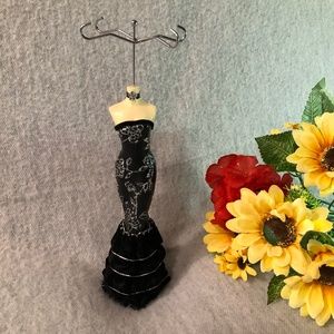 NWOT - Glistening Black & Silver Jewelry Mannequin